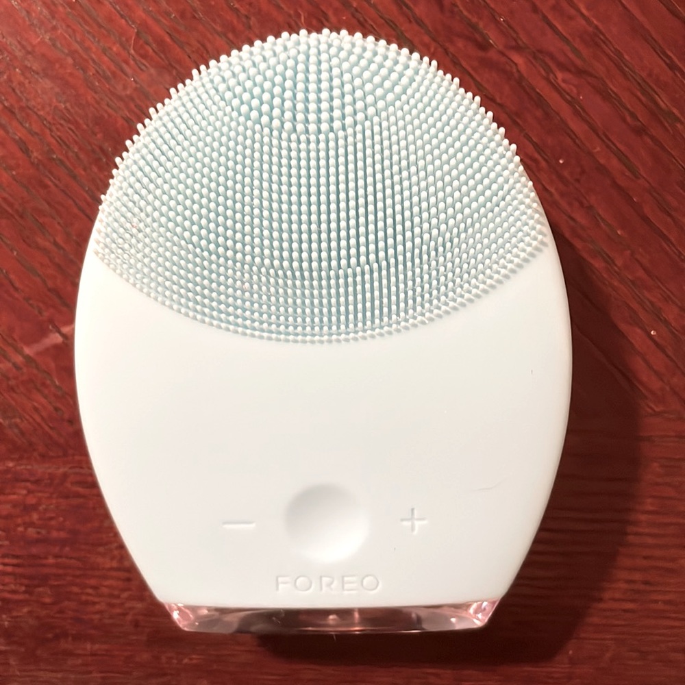 Foreo LUNA 2 Combination Skin Facial Device